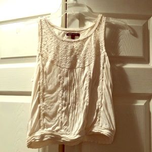 White American Eagle lace crop top